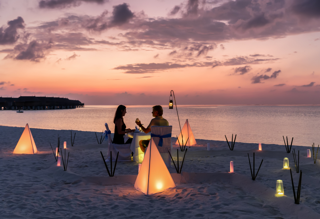 Blue White Simple Health Medical Services Flyer (A4) (320 x 300 px) (1024 x 700 px) (1)