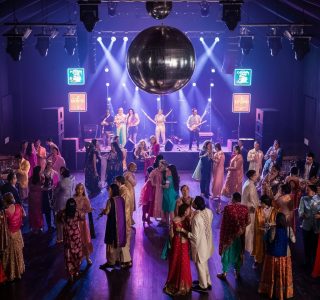 a-mesmerizing-setup-of-an-indian-wedding-cocktail--2t844AgeR6mAtw9JIbbCmg-FEESr2AMRhyDTu-EhSRwLw